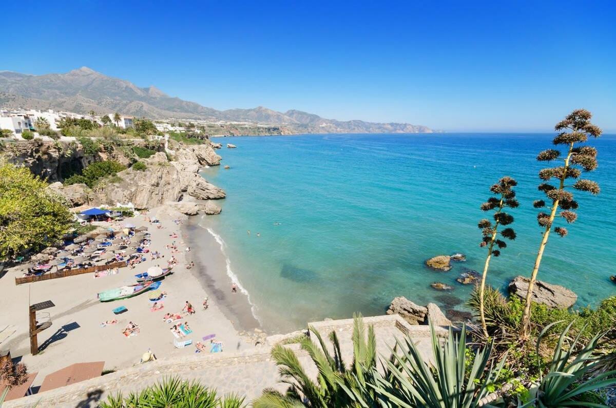 Villa Oasis Nerja Exterior photo